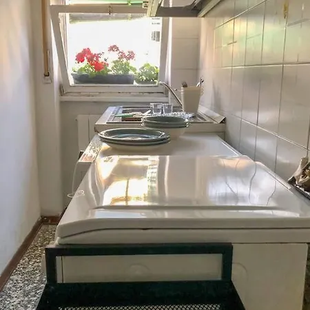 Apartment 21 *